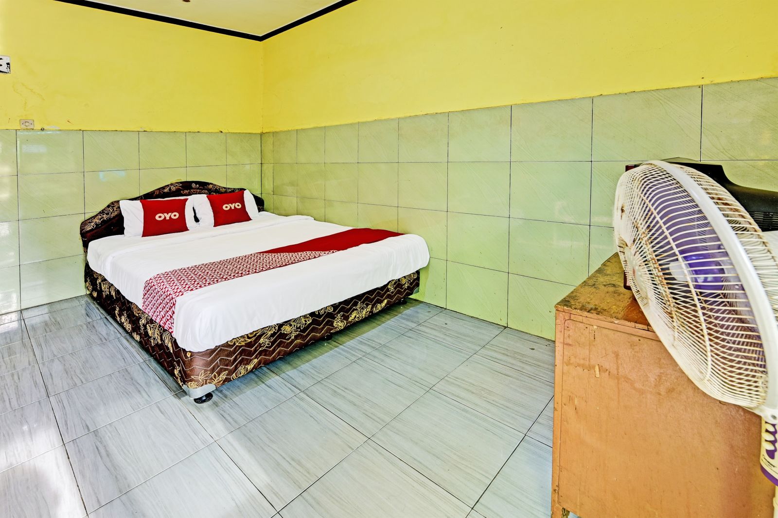 Hotel Bintang Flores: Jantung Kota Cilacap yang Menyambut Hangat